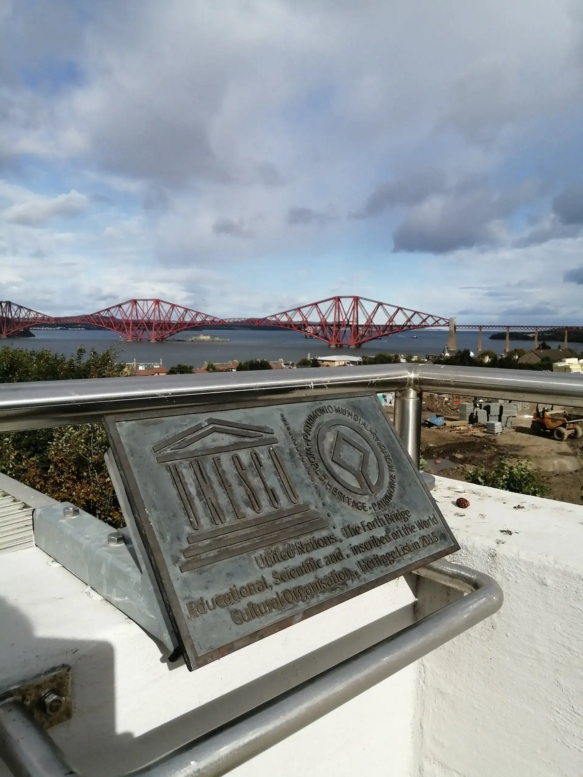 Background image - UNESCO Plaque At Viewpoint With Forth Br In Pic (1)