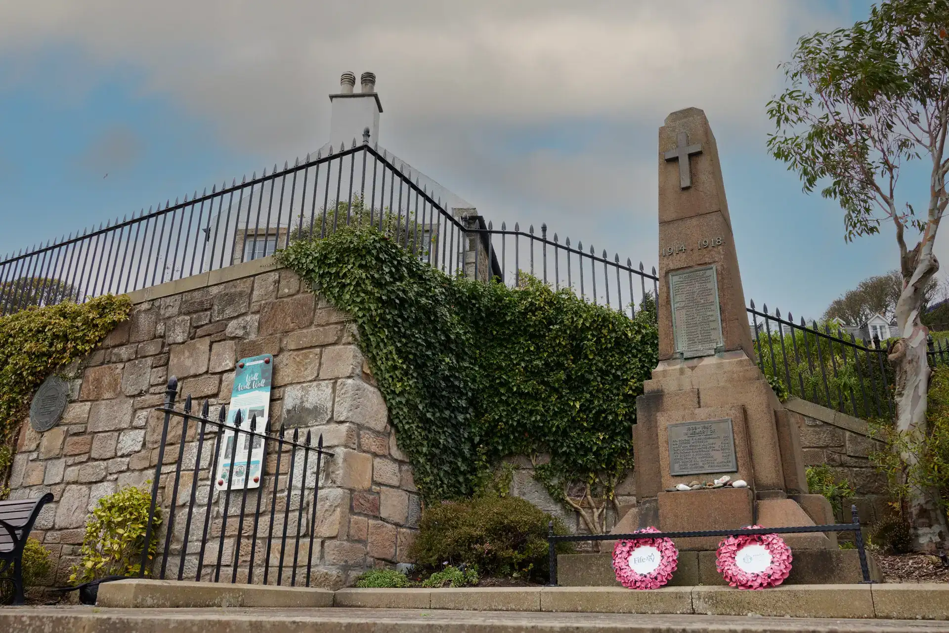 Background image - Warmemorialnorthqueensferry