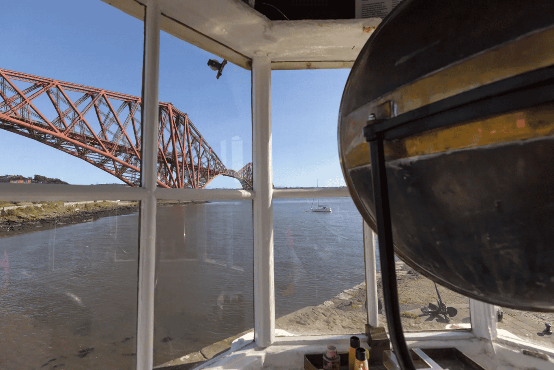 Background image - NQ Light Tower | Visit Scotland