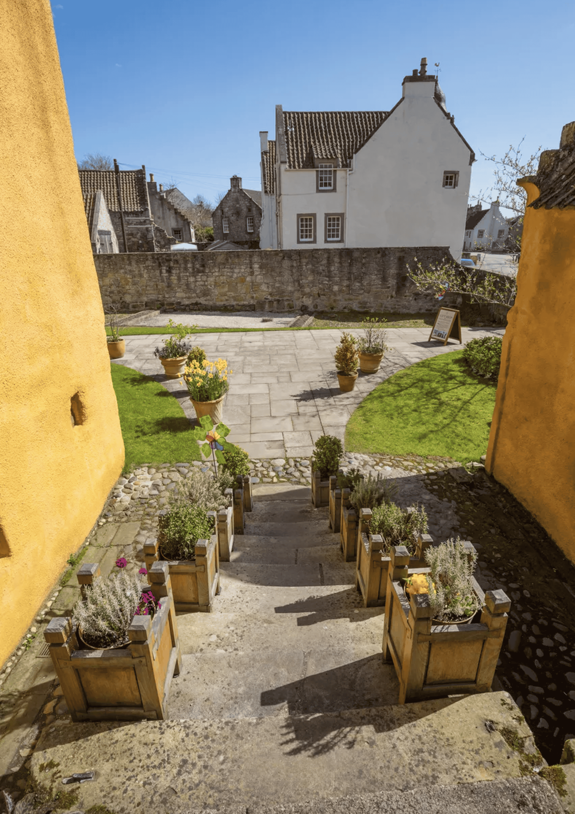 Background image - Culross Visit Scotland