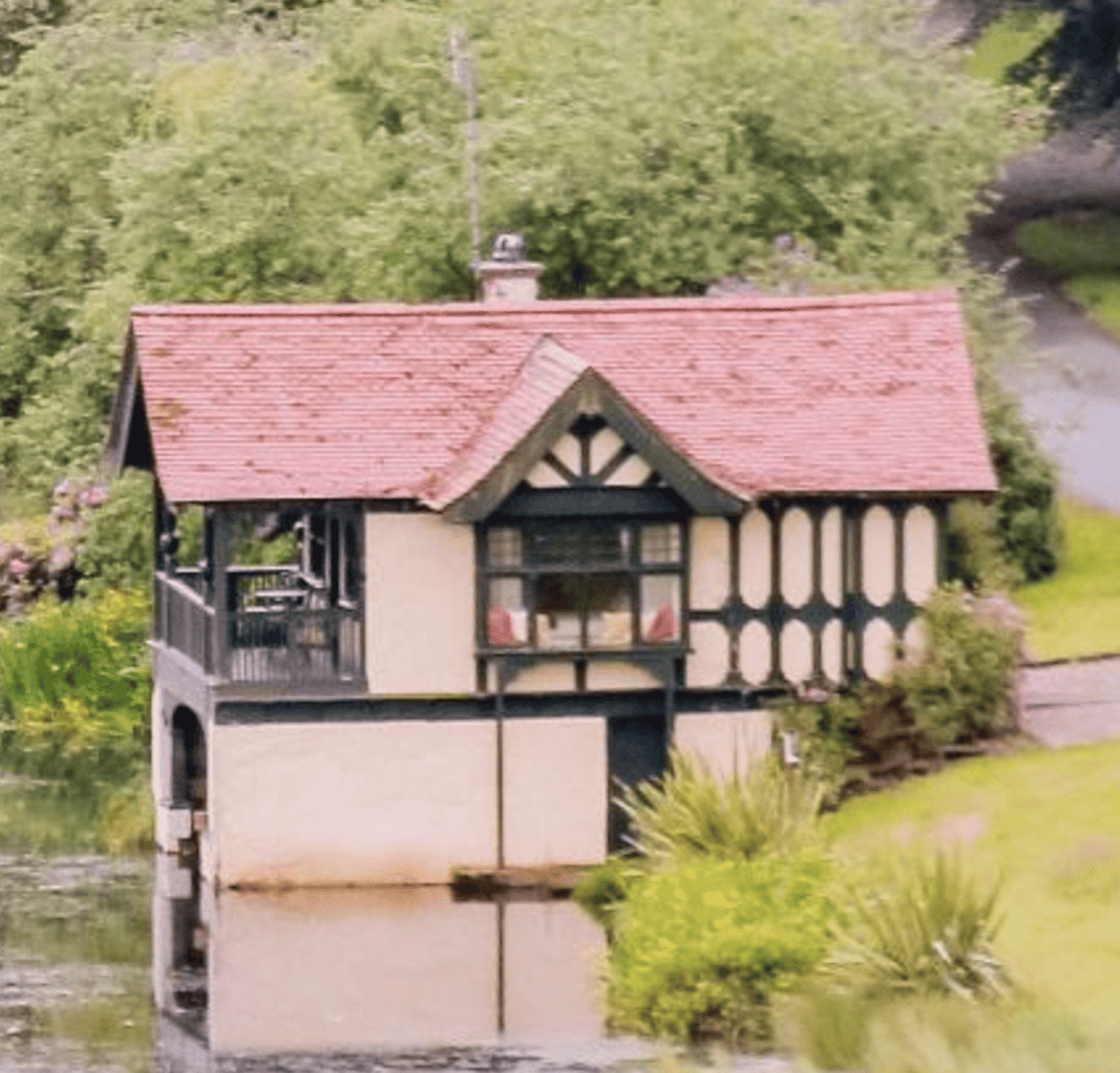 Background image - The Boathouse (Dundas)